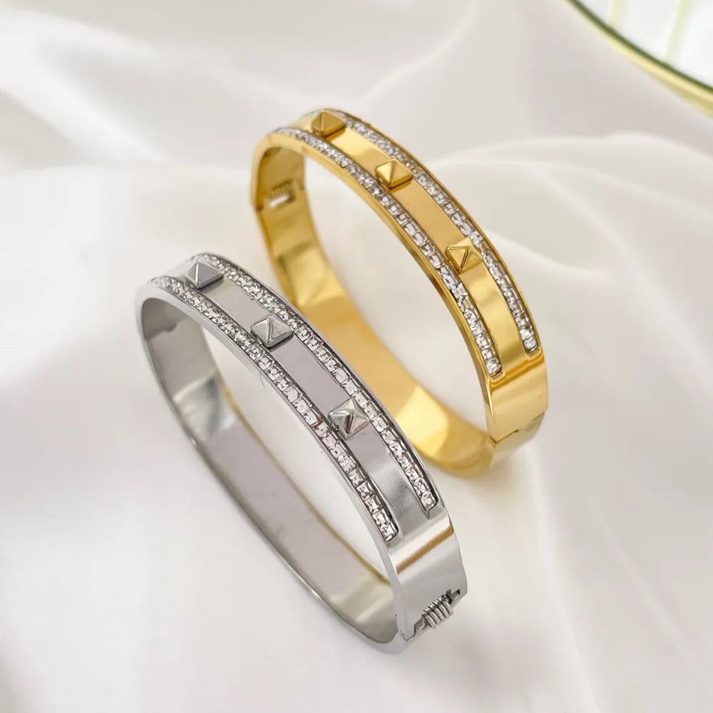 BAR-413-1987-B Strass e Borchie-Bracciale Rigido in Acciaio
