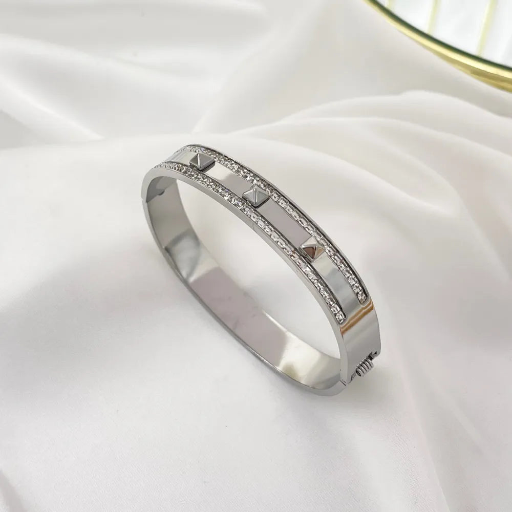 BAR-413-1987-B Strass e Borchie-Bracciale Rigido in Acciaio