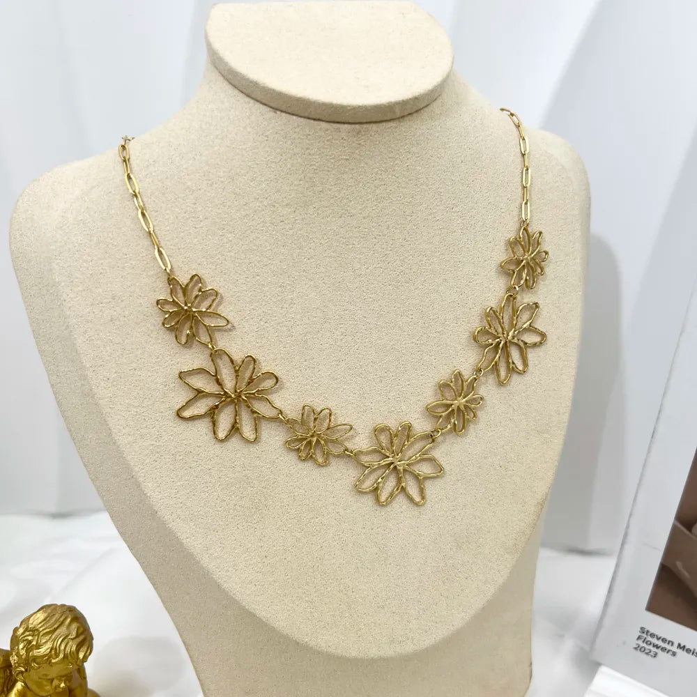 CAC-759-18 Fiore-Collana Corta in Acciaio
