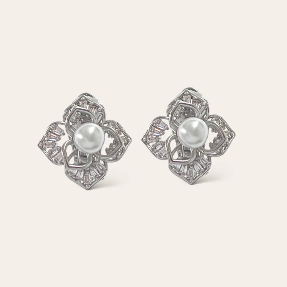 OMK-493-28 Fiore con perla-Orecchini a Clip con Zirconia